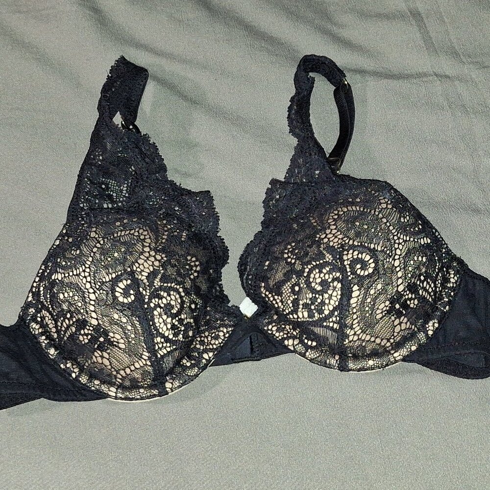 Lace Contour Plunge Bra